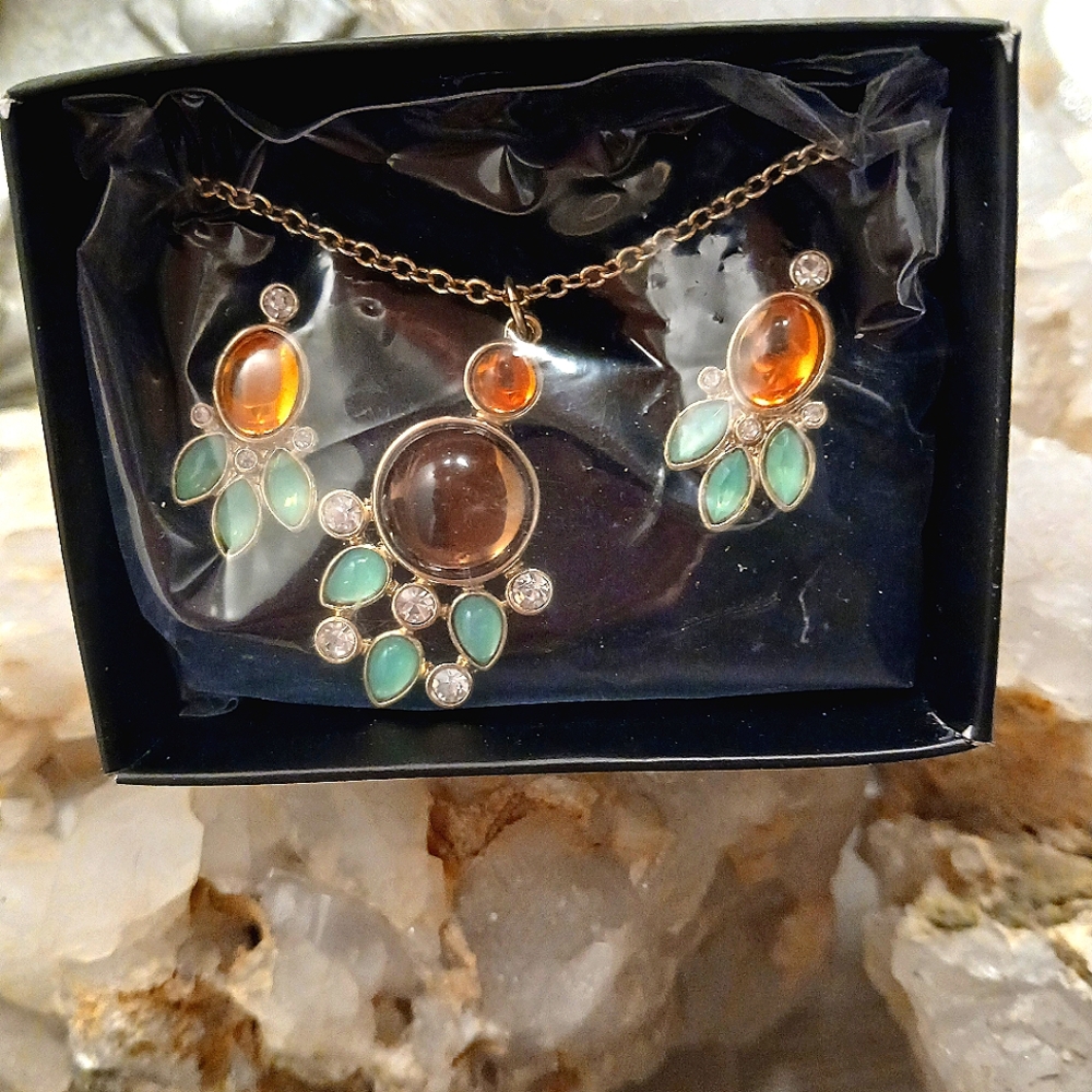 PARADISE COVE NECKLACE & EARRING GIFTSET